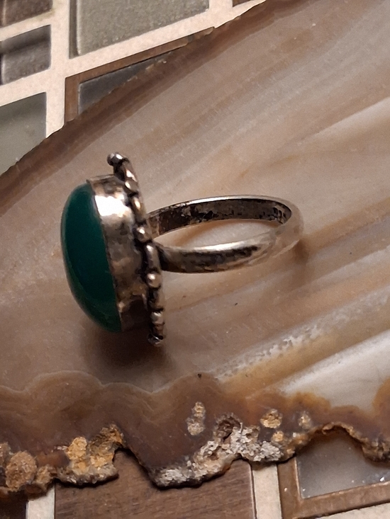 Green Oval Stone Silver-Accent Ring - Picture 7 of 7